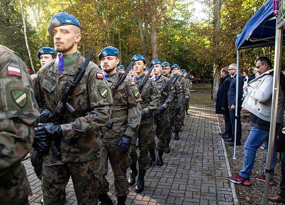 Grafika 34: Uroczystości ku czci pomordowanych więźniów Obozu Koncentracyjnego Stutthof (relacja)