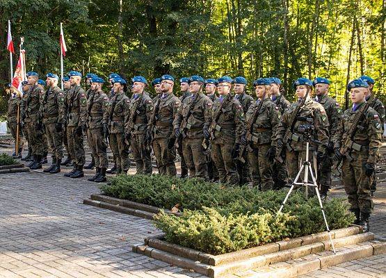 Grafika 35: Uroczystości ku czci pomordowanych więźniów Obozu Koncentracyjnego Stutthof (relacja)