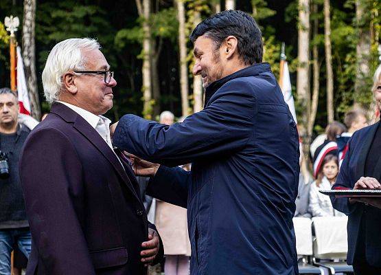 Grafika 78: Uroczystości ku czci pomordowanych więźniów Obozu Koncentracyjnego Stutthof (relacja)