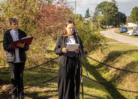 Grafika 3: Uroczystości ku czci pomordowanych więźniów Obozu Koncentracyjnego Stutthof (relacja)