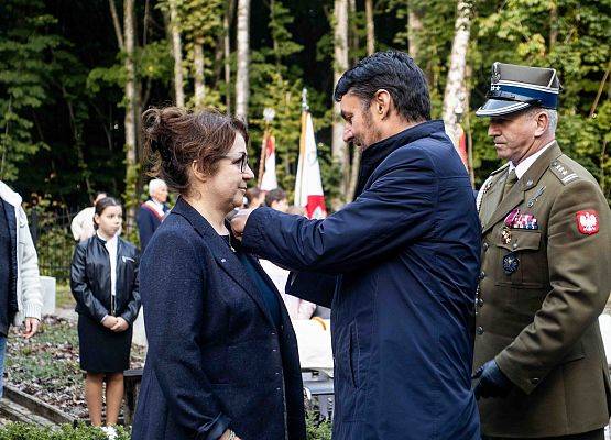 Grafika 81: Uroczystości ku czci pomordowanych więźniów Obozu Koncentracyjnego Stutthof (relacja)