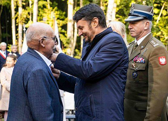 Grafika 86: Uroczystości ku czci pomordowanych więźniów Obozu Koncentracyjnego Stutthof (relacja)