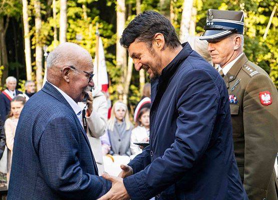 Grafika 87: Uroczystości ku czci pomordowanych więźniów Obozu Koncentracyjnego Stutthof (relacja)