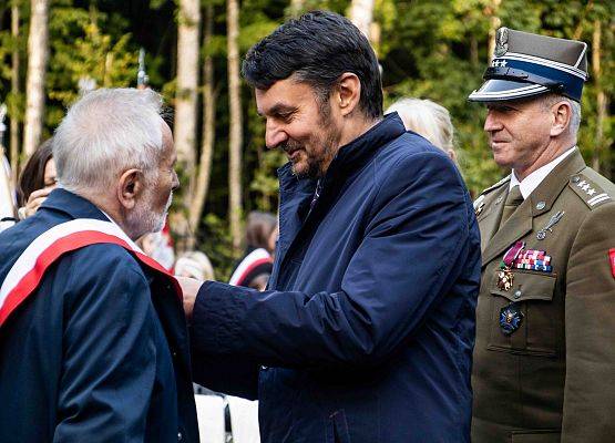 Grafika 89: Uroczystości ku czci pomordowanych więźniów Obozu Koncentracyjnego Stutthof (relacja)