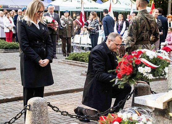 Grafika 111: Uroczystości ku czci pomordowanych więźniów Obozu Koncentracyjnego Stutthof (relacja)