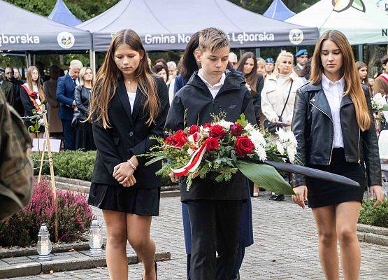 Grafika 134: Uroczystości ku czci pomordowanych więźniów Obozu Koncentracyjnego Stutthof (relacja)