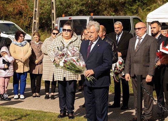 Grafika 5: Uroczystości ku czci pomordowanych więźniów Obozu Koncentracyjnego Stutthof (relacja)