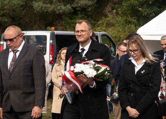 Grafika 6: Uroczystości ku czci pomordowanych więźniów Obozu Koncentracyjnego Stutthof (relacja)