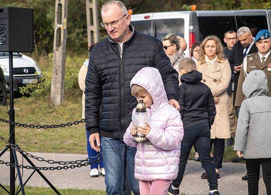 Grafika 12: Uroczystości ku czci pomordowanych więźniów Obozu Koncentracyjnego Stutthof (relacja)