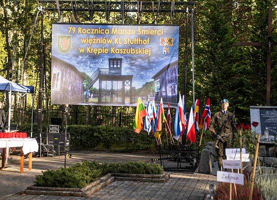 Grafika 23: Uroczystości ku czci pomordowanych więźniów Obozu Koncentracyjnego Stutthof (relacja)