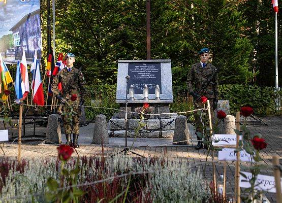 Grafika 24: Uroczystości ku czci pomordowanych więźniów Obozu Koncentracyjnego Stutthof (relacja)