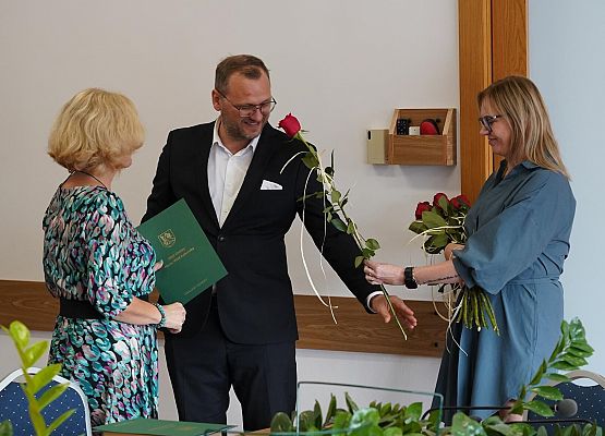 Grafika 11: Dzień Edukacji Narodowej