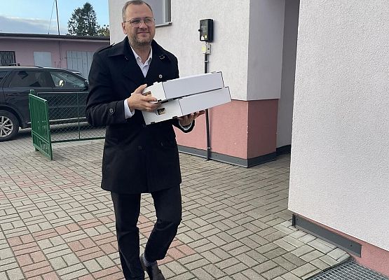 Grafika 1: Dzień Edukacji Narodowej