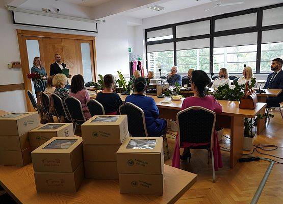 Grafika 3: Dzień Edukacji Narodowej