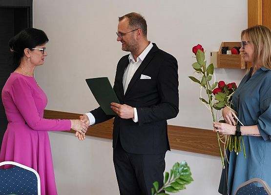 Grafika 12: Dzień Edukacji Narodowej