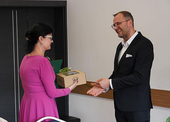 Grafika 13: Dzień Edukacji Narodowej