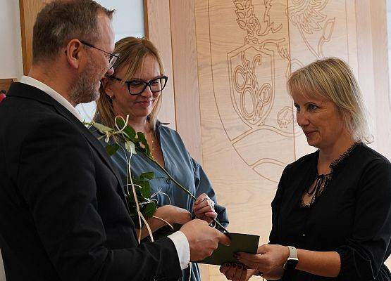 Grafika 15: Dzień Edukacji Narodowej