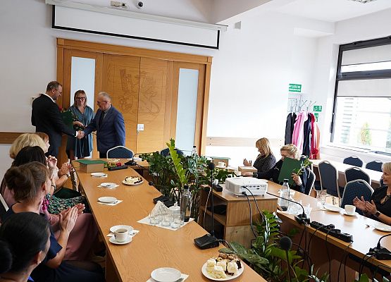 Grafika 22: Dzień Edukacji Narodowej