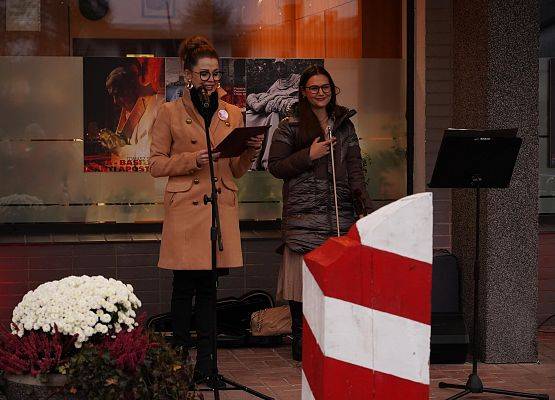 Grafika 4: Oblicze Niepodległości: Wernisaż Wystawy "Homo Homini | DEPOZYT" Tomasza Sobisza