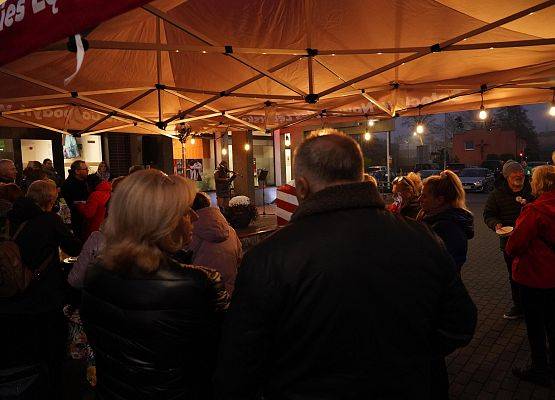 Grafika 15: Oblicze Niepodległości: Wernisaż Wystawy "Homo Homini | DEPOZYT" Tomasza Sobisza