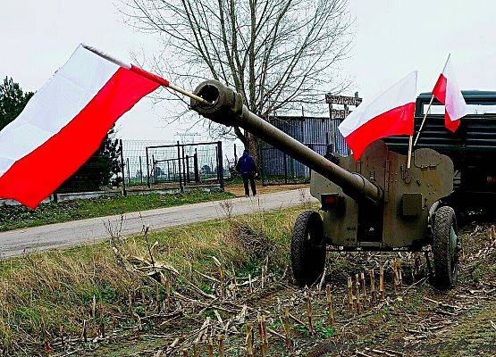 Grafika 14: Militarnie w Garczegorzu z okazji Święta Niepodległości