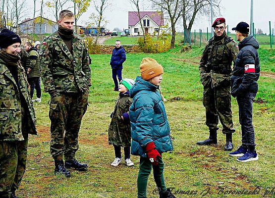 Grafika 4: Militarnie w Garczegorzu z okazji Święta Niepodległości
