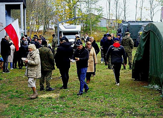 Grafika 11: Militarnie w Garczegorzu z okazji Święta Niepodległości