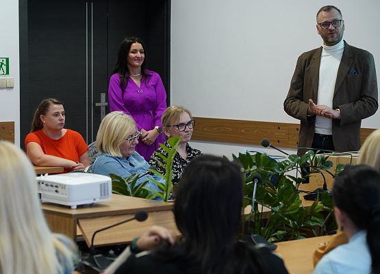 Grafika 7: Dzień Pracownika Socjalnego