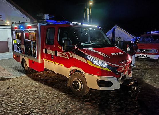 Grafika 8: Nowy wóz strażacki w OSP Redkowice