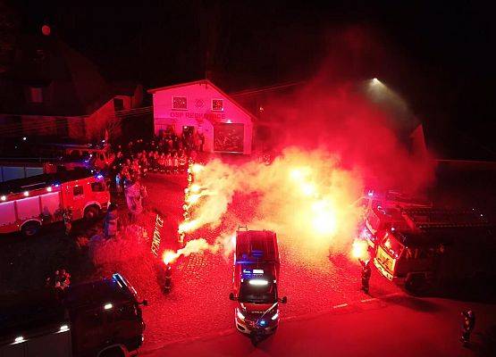 Grafika 3: Nowy wóz strażacki w OSP Redkowice