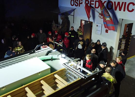 Grafika 6: Nowy wóz strażacki w OSP Redkowice