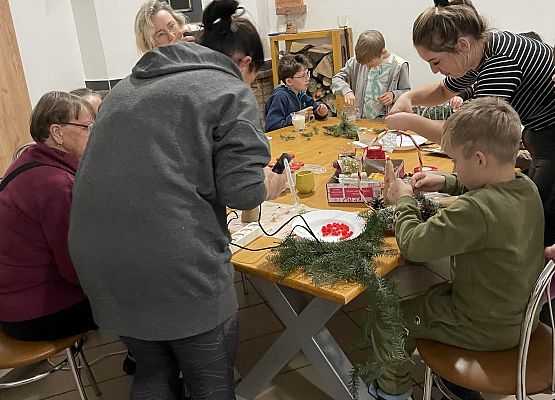 Grafika 1: Przedświąteczne zajęcia w Lędziechowie