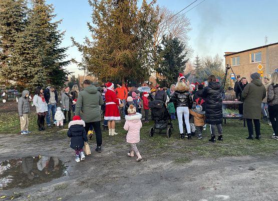 Grafika 7: Przedświąteczne zajęcia w Lędziechowie