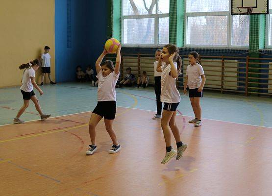 Grafika 5: Ogólnopolska Międzyszkolna Liga Malucha w "Dwa Ognie" o Puchar Małgorzaty Glinki