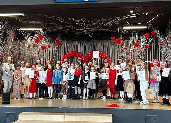 Grafika 3: I Gminny Konkurs Wokalny „Śpiewamy o Miłości” – pełen emocji i wspaniałych występów