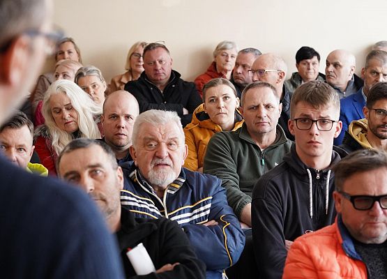 Grafika 1: Spotkanie konsultacyjne w Lubowidzu – mieszkańcy zabrali głos w kluczowych sprawach