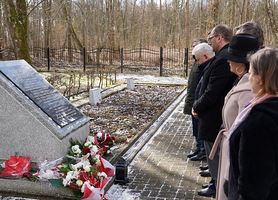 Grafika 4: Upamiętnienie Konstantīna Čakste w Krępie Kaszubskiej