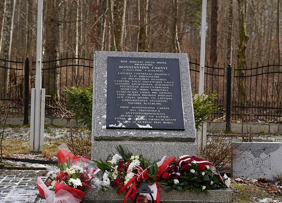 Grafika 7: Upamiętnienie Konstantīna Čakste w Krępie Kaszubskiej