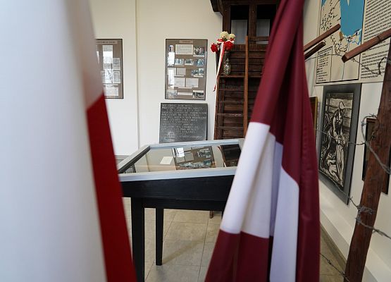 Grafika 17: Upamiętnienie Konstantīna Čakste w Krępie Kaszubskiej