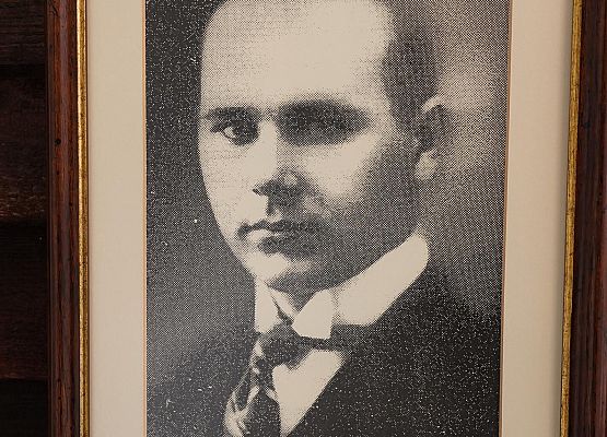 Grafika 16: Upamiętnienie Konstantīna Čakste w Krępie Kaszubskiej