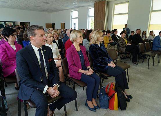 Grafika 6: Konferencja naukowa o edukacji inkluzywnej w Mostach