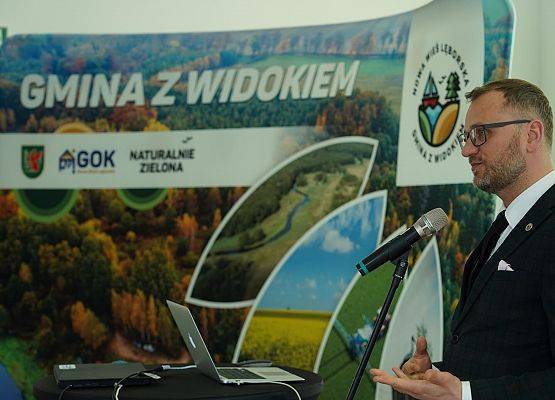 Grafika 8: Konferencja naukowa o edukacji inkluzywnej w Mostach