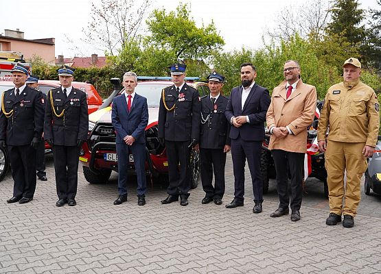 Grafika 23: Powiatowe Święto Strażaków – uroczystość pełna dumy i wdzięczności