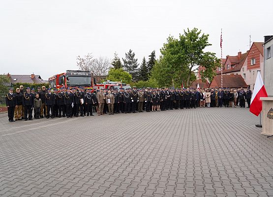 Grafika 48: Powiatowe Święto Strażaków – uroczystość pełna dumy i wdzięczności