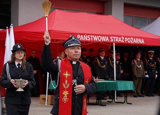 Grafika 30: Powiatowe Święto Strażaków – uroczystość pełna dumy i wdzięczności