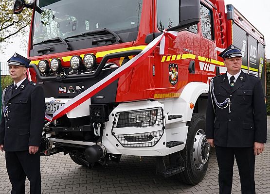 Grafika 24: Powiatowe Święto Strażaków – uroczystość pełna dumy i wdzięczności