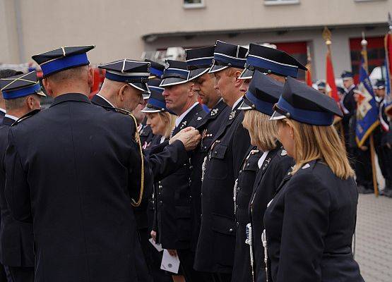 Grafika 11: Powiatowe Święto Strażaków – uroczystość pełna dumy i wdzięczności