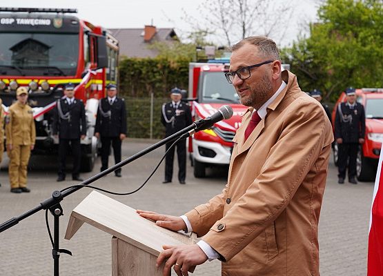 Grafika 41: Powiatowe Święto Strażaków – uroczystość pełna dumy i wdzięczności