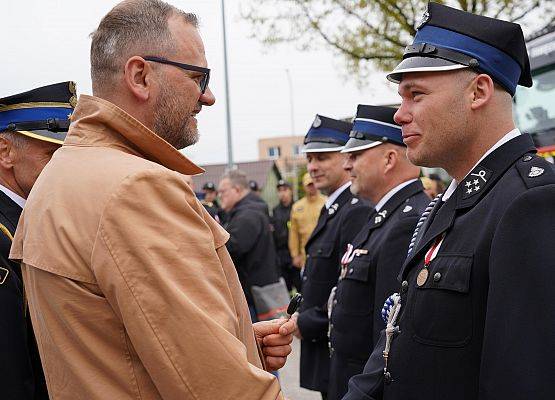 Grafika 22: Powiatowe Święto Strażaków – uroczystość pełna dumy i wdzięczności