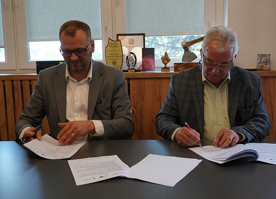 Podpisanie umowy z Zakładem Usługowo - Produkcyjno-Handlowym „HIRSZ”.